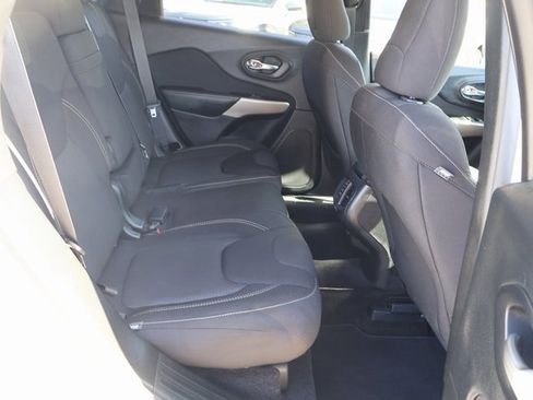Used 2017 Jeep Cherokee Latitude w/ Safety/Convenience Group image 17