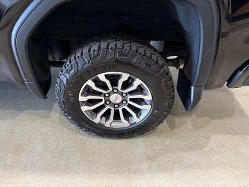 Used 2022 GMC Sierra 1500 AT4 w/ AT4 Premium Package AWD/4WD image 10
