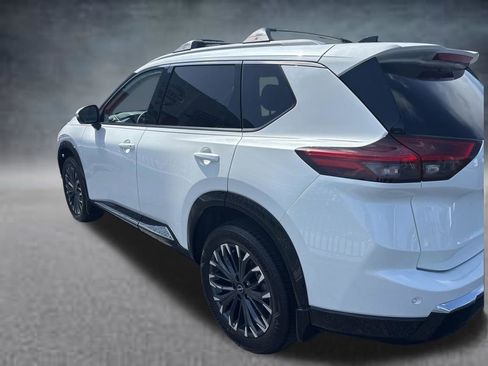 Used 2026 Nissan Rogue Platinum AWD/4WD image 12