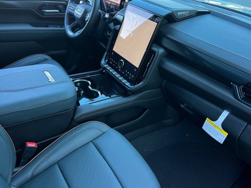 New 2026 GMC Yukon AT4 w/ AT4 Premium Package AWD/4WD image 16