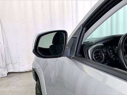 Used 2022 Toyota Tacoma SR5 image 10