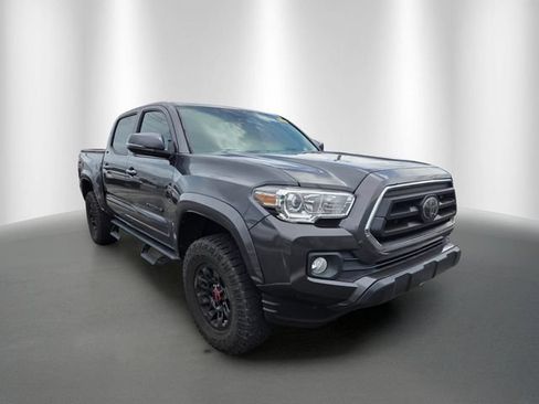 Used 2022 Toyota Tacoma SR5 w/ Technology Package RWD image 5