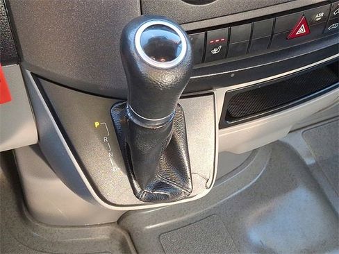 Used 2014 Freightliner Sprinter 2500 image 17