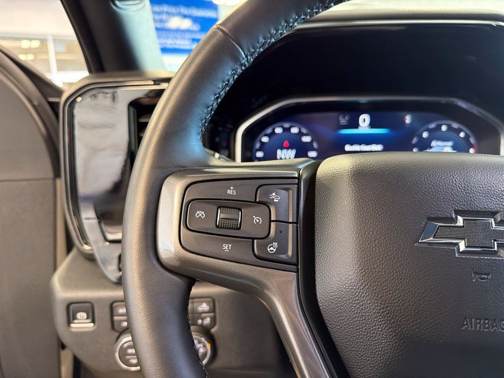 Used 2026 Chevrolet Silverado 2500 ZR2 AWD/4WD image 17