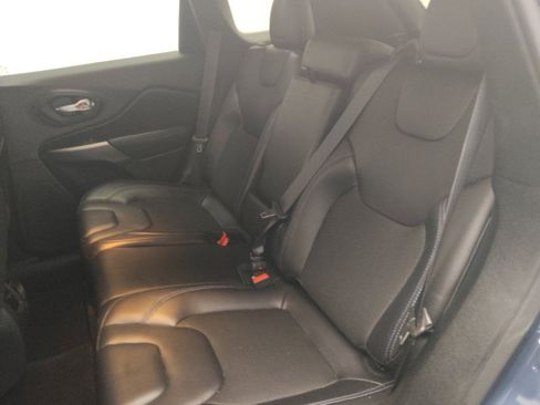 Used 2021 Jeep Cherokee Latitude Plus image 18