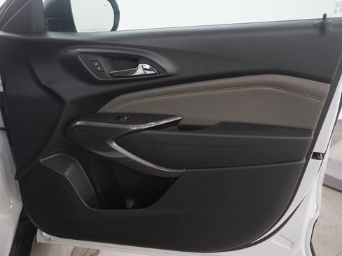 Used 2024 Chevrolet Trax ACTIV w/ Sunroof Package image 11