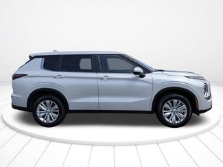 New 2026 Mitsubishi Outlander ES FWD video 2