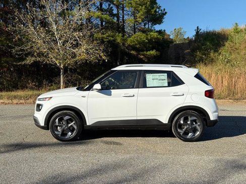 New 2026 Hyundai Venue SEL image 3