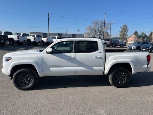 Used 2023 Toyota Tacoma SR5 w/ Technology Package AWD/4WD image 9