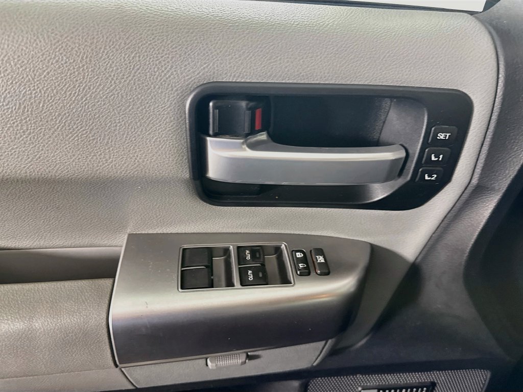 Used 2018 Toyota Sequoia Limited w/ Safety & Convenience Package AWD/4WD image 24
