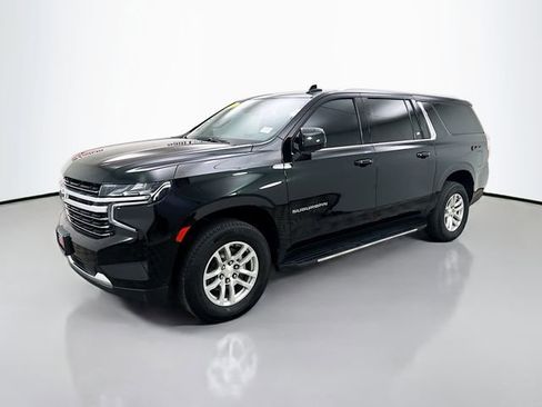 Used 2023 Chevrolet Suburban LT w/ Luxury Package image 4