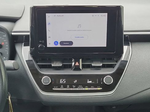 Used 2024 Toyota Corolla LE FWD image 24