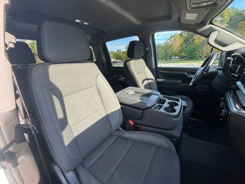 Used 2024 Chevrolet Silverado 2500 LT image 16