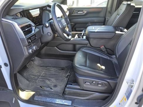 Used 2026 GMC Yukon XL Denali w/ Sun & Power Step Package AWD/4WD image 8