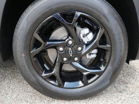 New 2026 Chevrolet Trax LT w/ Sunroof Package FWD image 6