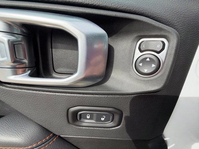 Used 2022 Jeep Gladiator Mojave w/ Cold Weather Group AWD/4WD image 12
