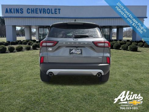 Used 2025 Ford Escape SE FWD image 6