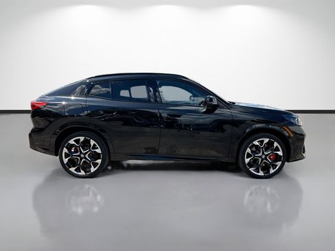 New 2026 BMW X2 xDrive28i w/ Technology Package AWD/4WD image 2