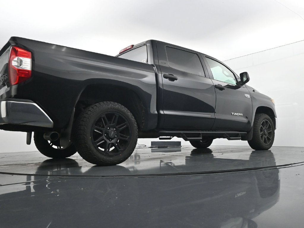 Used 2018 Toyota Tundra SR5 w/ SR5 Upgrade Package AWD/4WD image 23