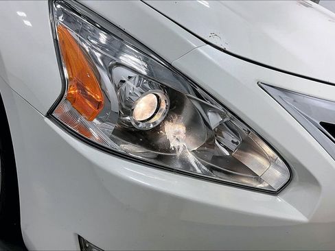 Used 2015 Nissan Altima 2.5 SL w/ Moonroof Package FWD image 35