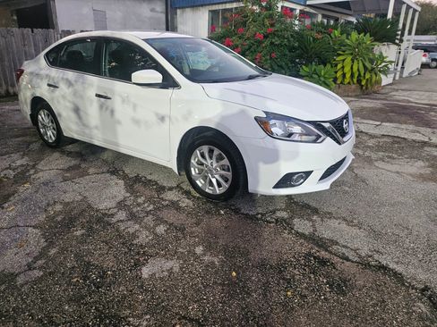 Used 2019 Nissan Sentra S w/ Electronics Package FWD image 3