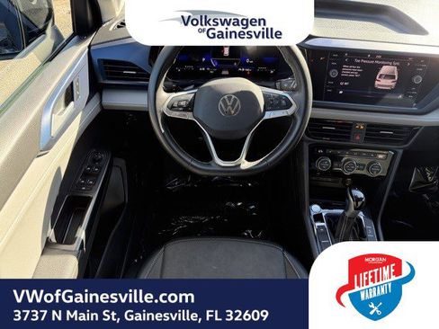 Certified 2024 Volkswagen Taos SE image 15