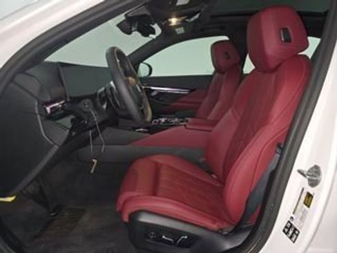Used 2025 BMW 540i xDrive image 6