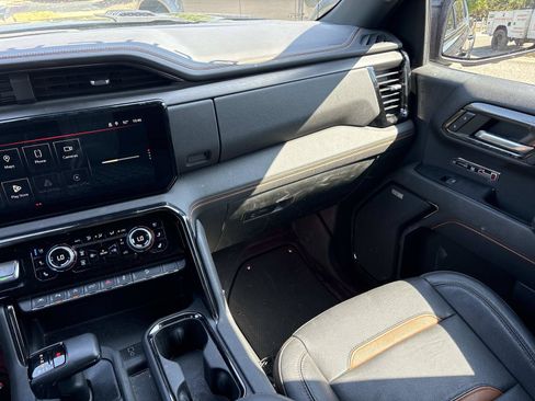 Used 2023 GMC Sierra 1500 AT4 w/ AT4 Premium Package AWD/4WD image 30