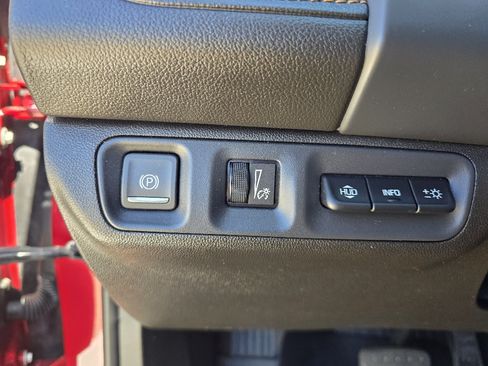 Used 2023 GMC Acadia AT4 w/ Technology Package AWD/4WD image 17