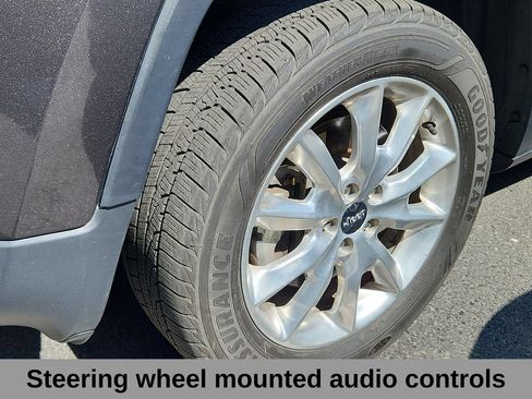 Used 2016 Jeep Cherokee Limited AWD/4WD image 6