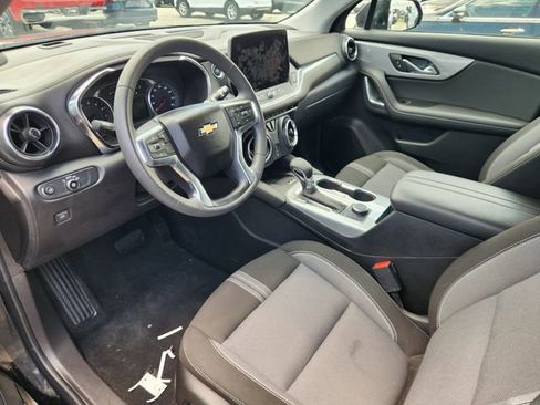 Used 2024 Chevrolet Blazer LT w/ Convenience Package FWD image 8