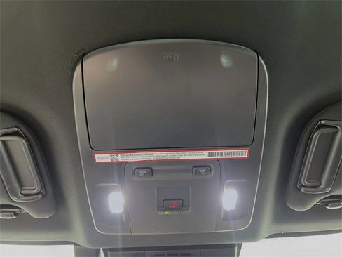 New 2025 Toyota Camry SE image 18