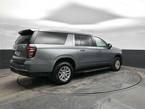Used 2024 Chevrolet Suburban LT image 8