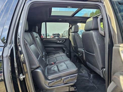 Used 2021 Chevrolet Suburban RST w/ Luxury Package image 13