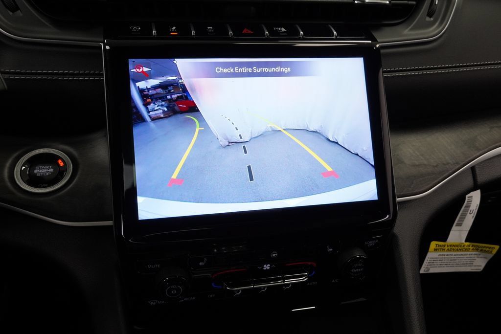 Certified 2025 Jeep Grand Cherokee Limited AWD/4WD image 25