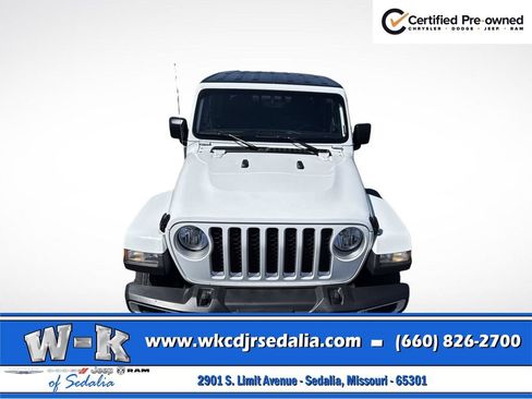 Used 2023 Jeep Gladiator Overland AWD/4WD image 16