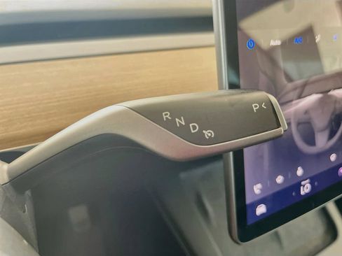 Used 2023 Tesla Model 3 Standard Range RWD image 16