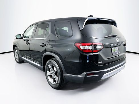 Used 2025 Honda Pilot EX-L image 5
