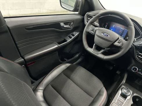 Used 2025 Ford Escape ST-Line Select AWD/4WD image 12