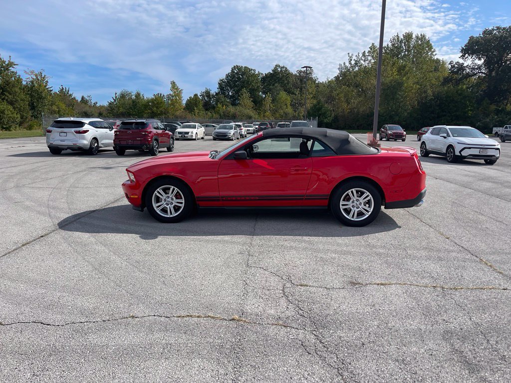 Used 2011 Ford Mustang Convertible w/ 101A Rapid Spec Order Code RWD image 2