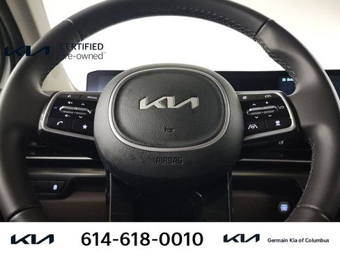 Certified 2025 Kia Carnival image 22
