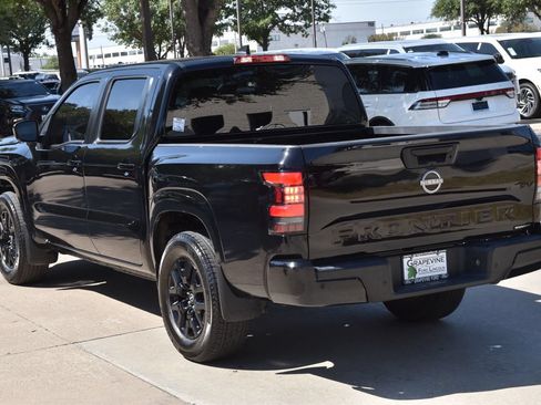 Used 2023 Nissan Frontier SV w/ Midnight Edition Package RWD image 10