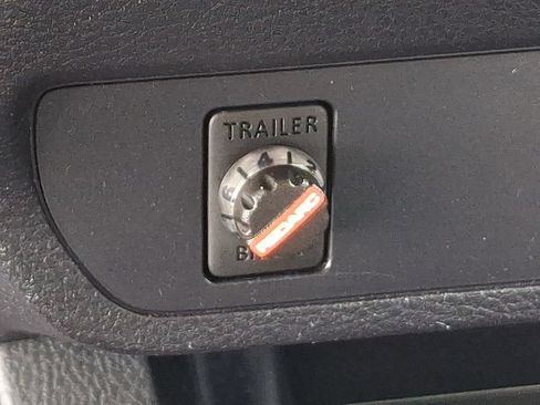 Used 2017 Toyota Tacoma TRD Sport w/ Tow Package AWD/4WD image 23