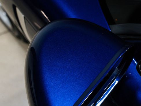 Used 2005 Ford GT RWD image 3