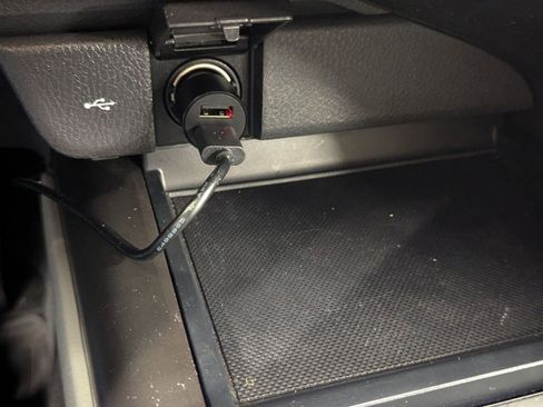 Used 2022 Toyota Camry SE image 25