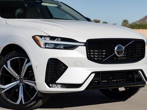 Used 2023 Volvo XC60 B5 Ultimate w/ Protection Package AWD/4WD image 6