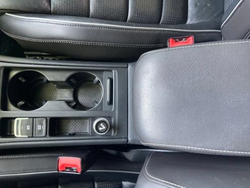 Used 2018 Volkswagen Golf R 4-Door AWD/4WD image 27