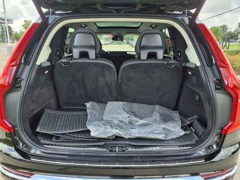 Certified 2023 Volvo XC90 B6 Plus w/ Protection Package Premier AWD/4WD image 11