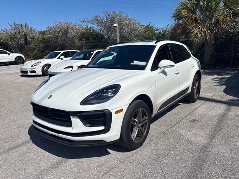 Used 2023 Porsche Macan Turbo image 1