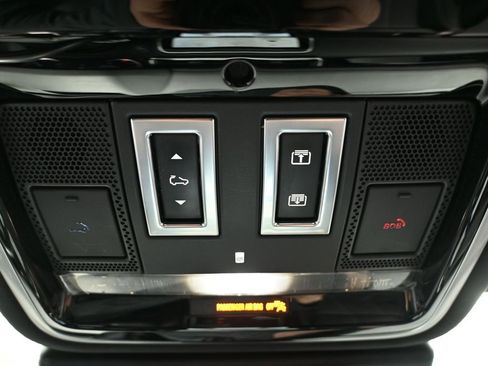 Used 2023 Land Rover Range Rover Velar R-Dynamic S image 37